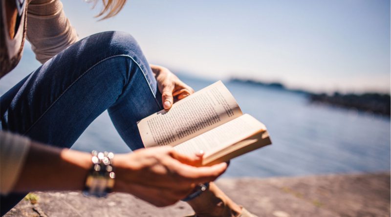 Leggere fa bene a mente e corpo: eccoti 5 motivi per aprire un libro